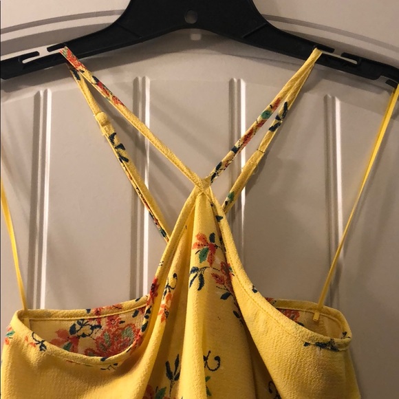 criss cross tank top - Picture 3 of 4